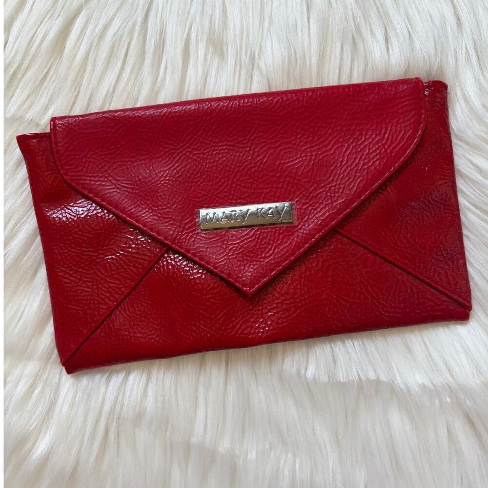 Mary Kay Metro Chic Red Magnetic Closure Clutch Cosmetic Bag NEW Travel
